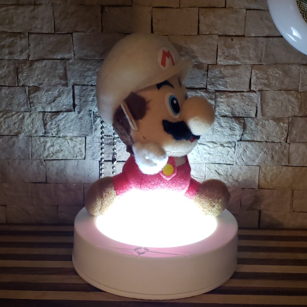 Super Mario keychain